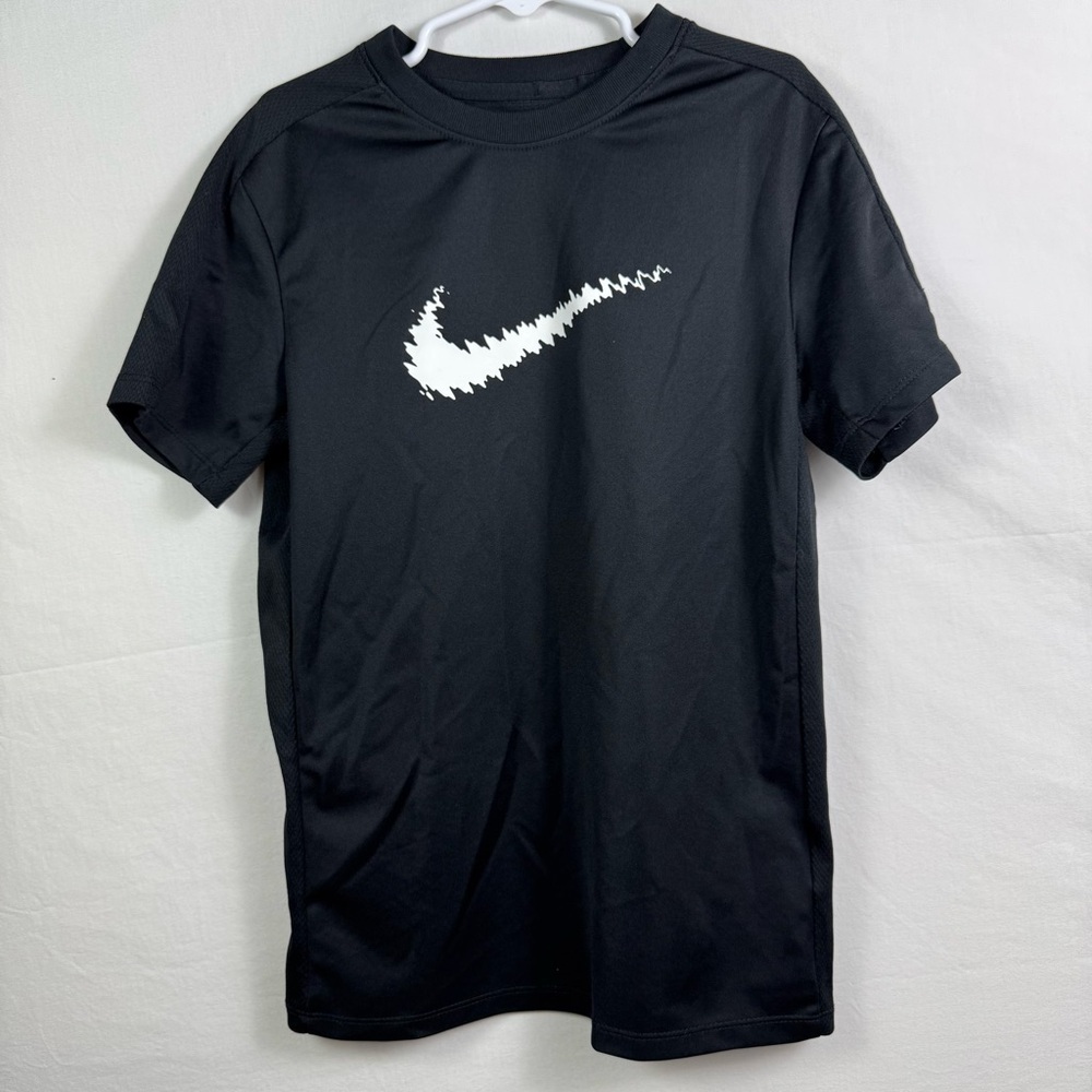 Nike Black T-Shirt Boys Size S